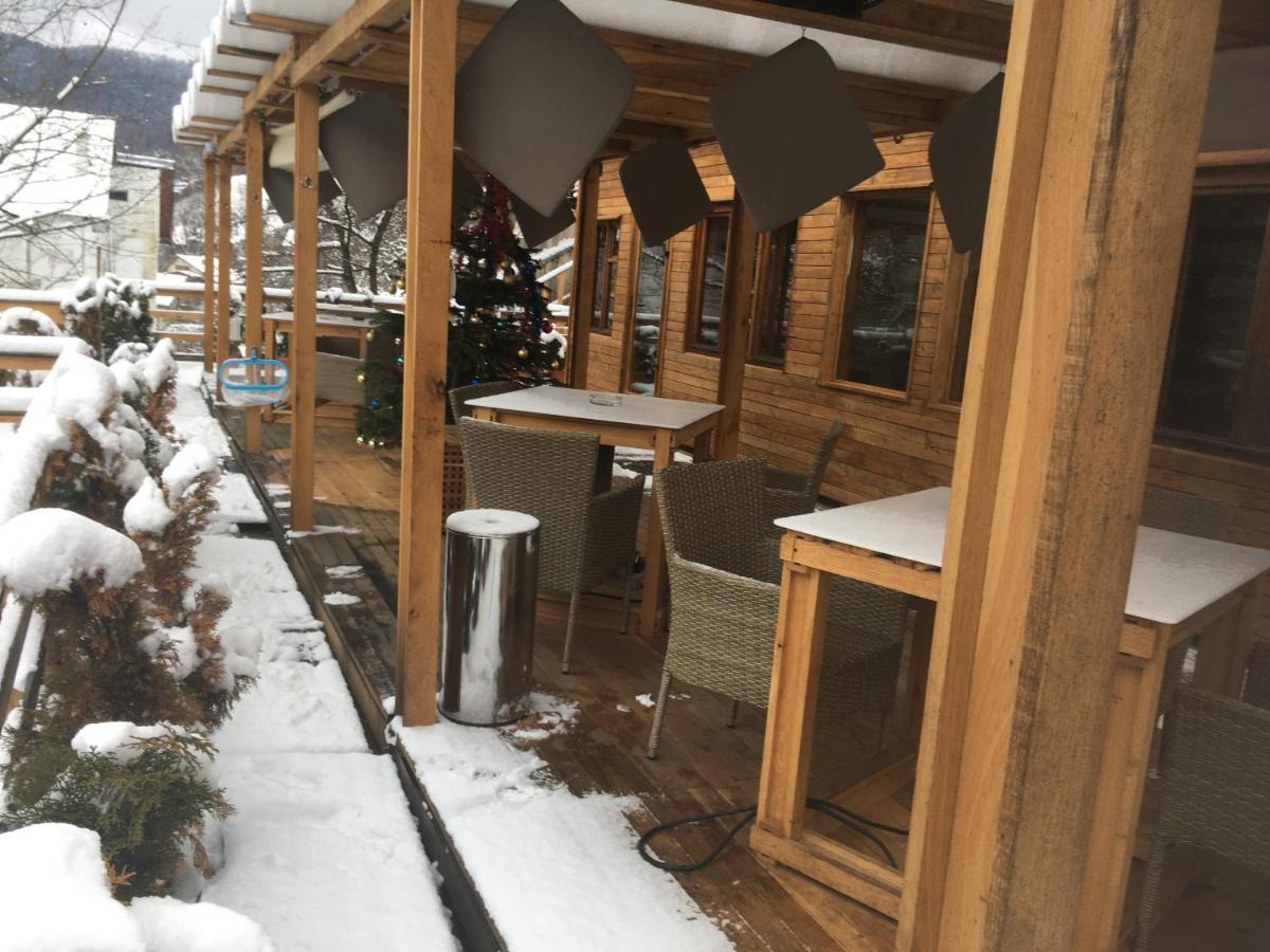 The Book Niche Bed & Breakfast Брашов Екстериор снимка