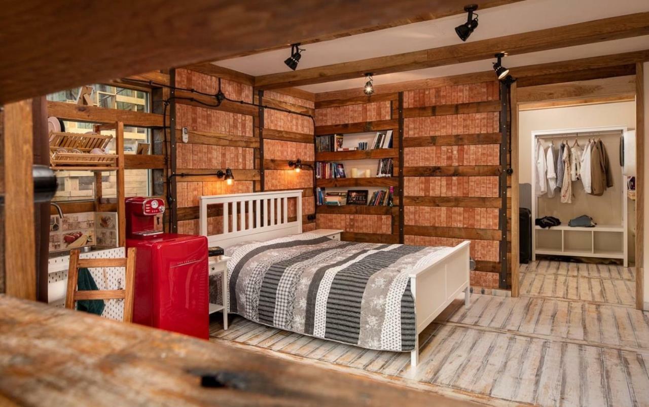 The Book Niche Bed & Breakfast Брашов Екстериор снимка