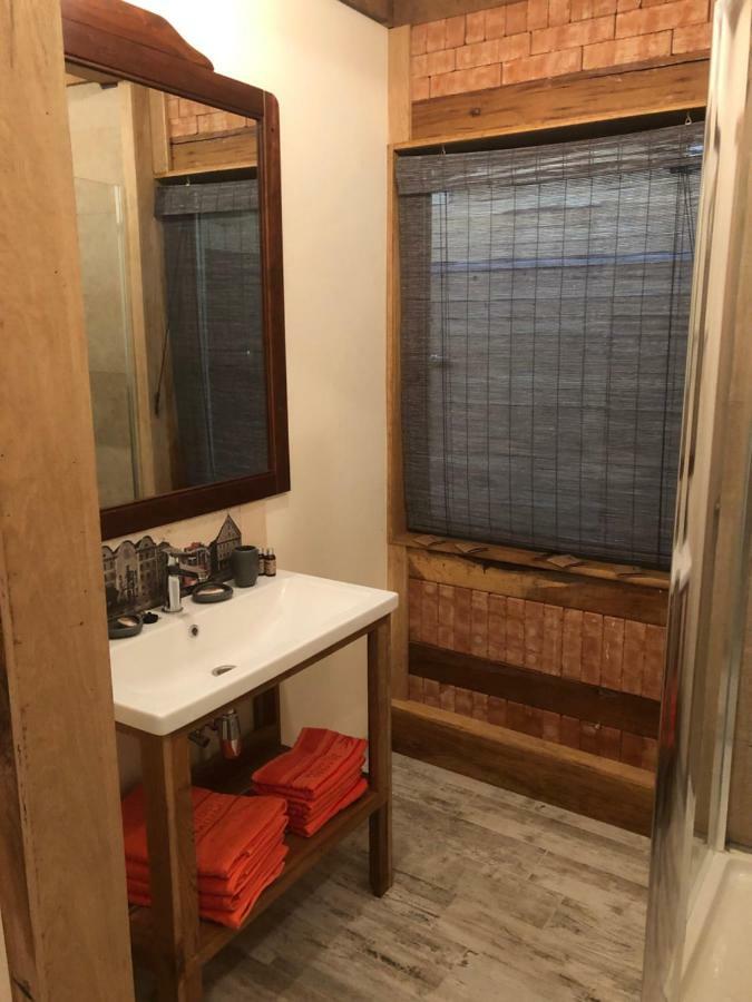 The Book Niche Bed & Breakfast Брашов Екстериор снимка