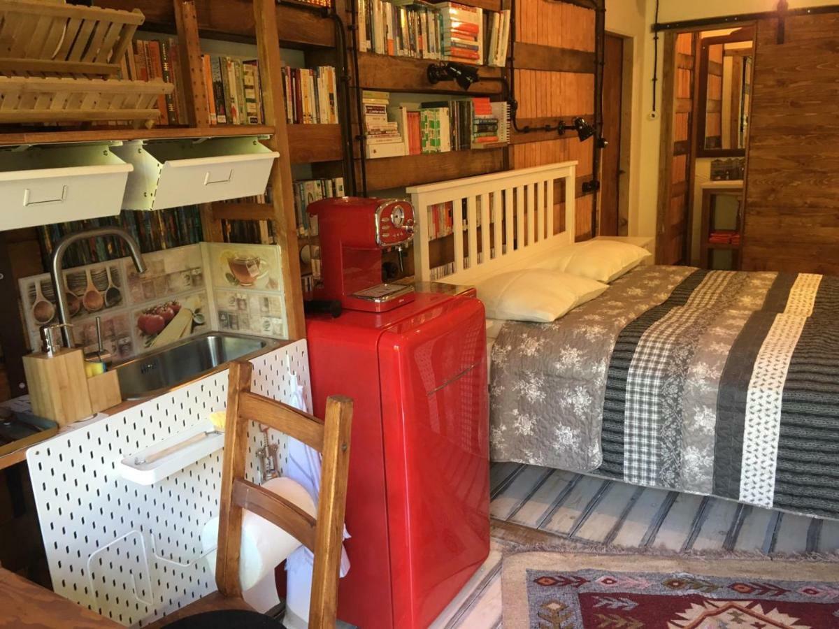 The Book Niche Bed & Breakfast Брашов Екстериор снимка