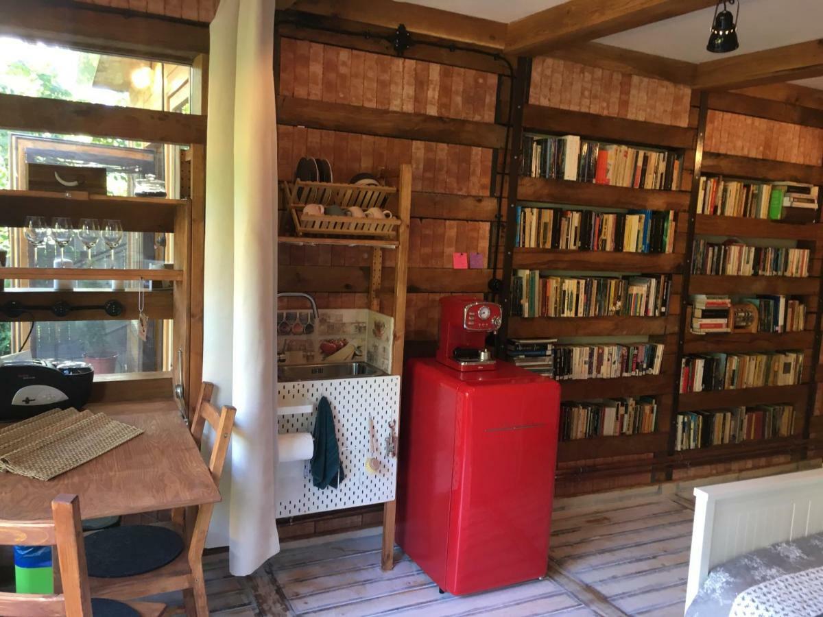 The Book Niche Bed & Breakfast Брашов Екстериор снимка
